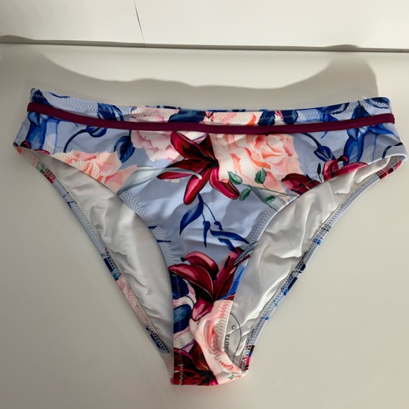 Cupshe Bikini Bottoms Flowered NWT’s Size Medium - Picture 10 of 13
